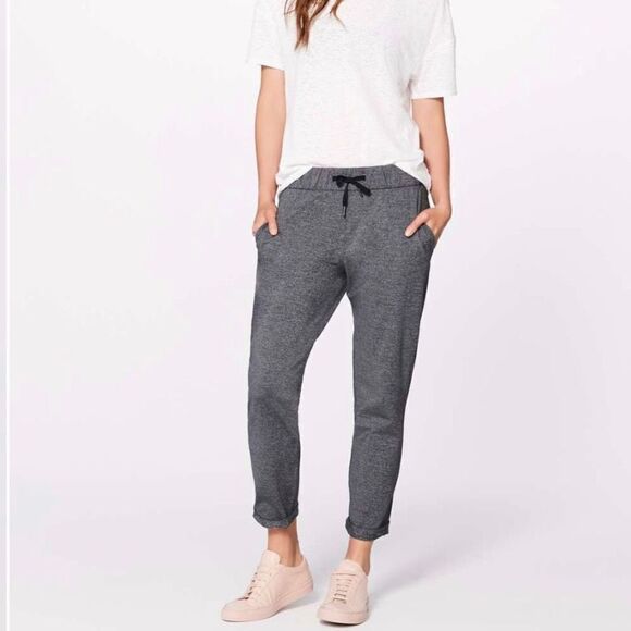 Lululemon Heathered Black On The Fly Pant *28" 4 - Picture 1 of 8